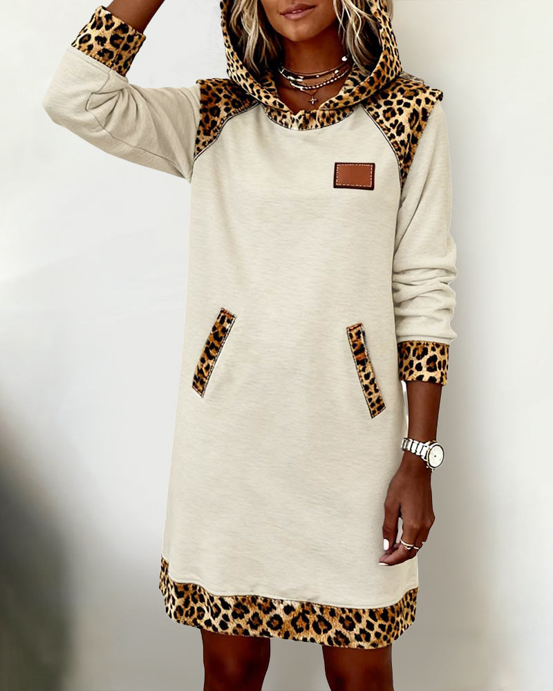 Robe décontractée à capuche et empiècement léopard